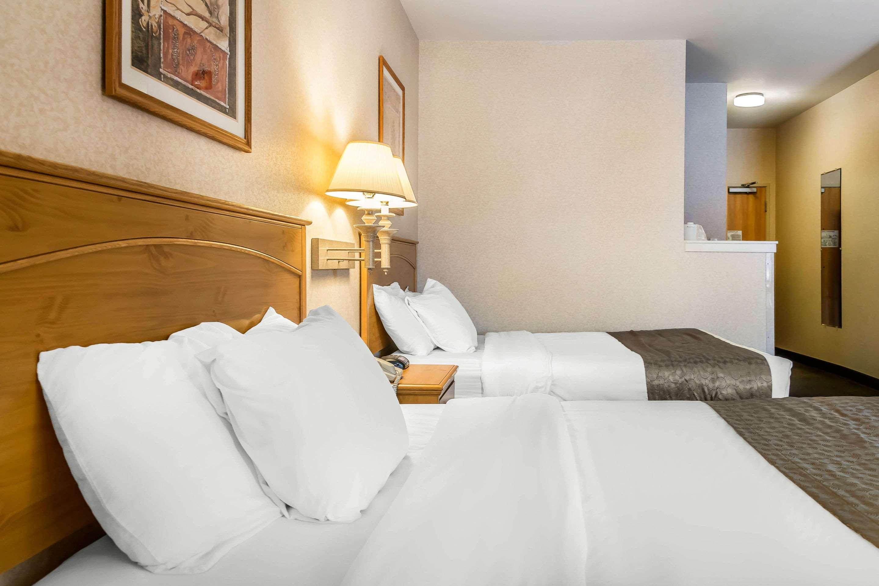 Rodeway Inn & Suites Tomahawk Екстер'єр фото