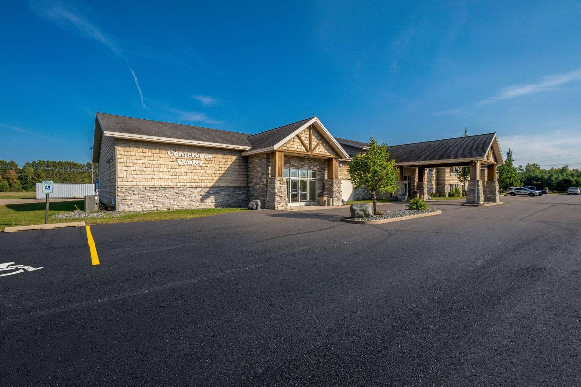 Rodeway Inn & Suites Tomahawk Екстер'єр фото
