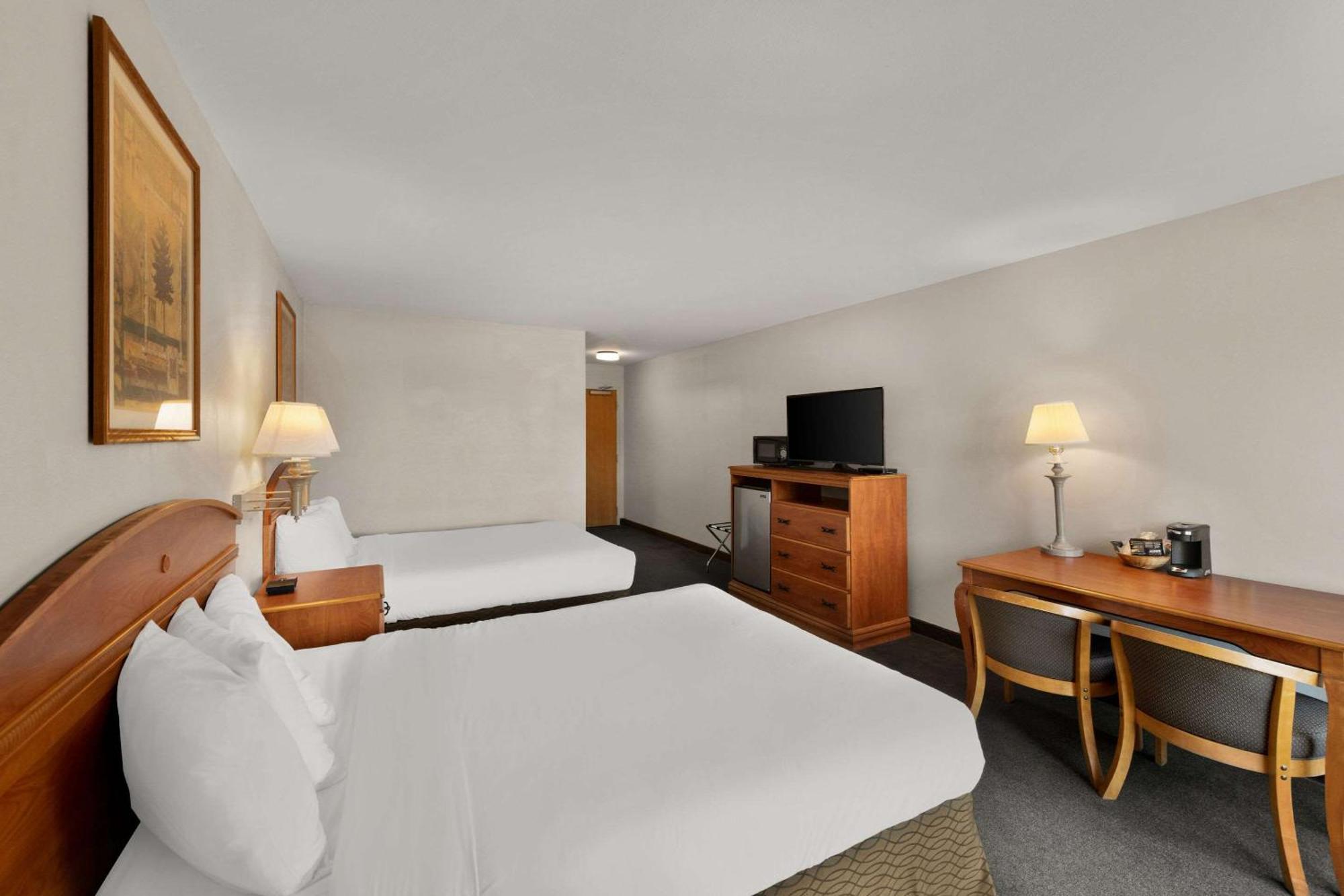 Rodeway Inn & Suites Tomahawk Екстер'єр фото