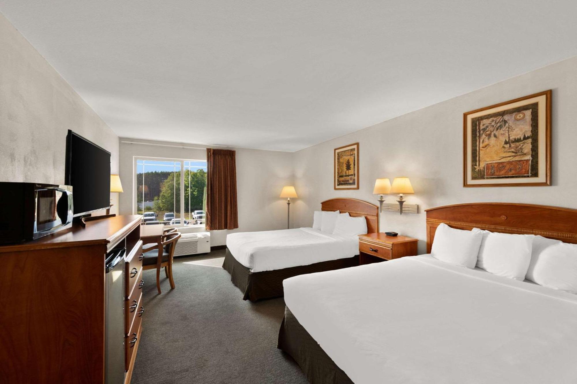 Rodeway Inn & Suites Tomahawk Екстер'єр фото
