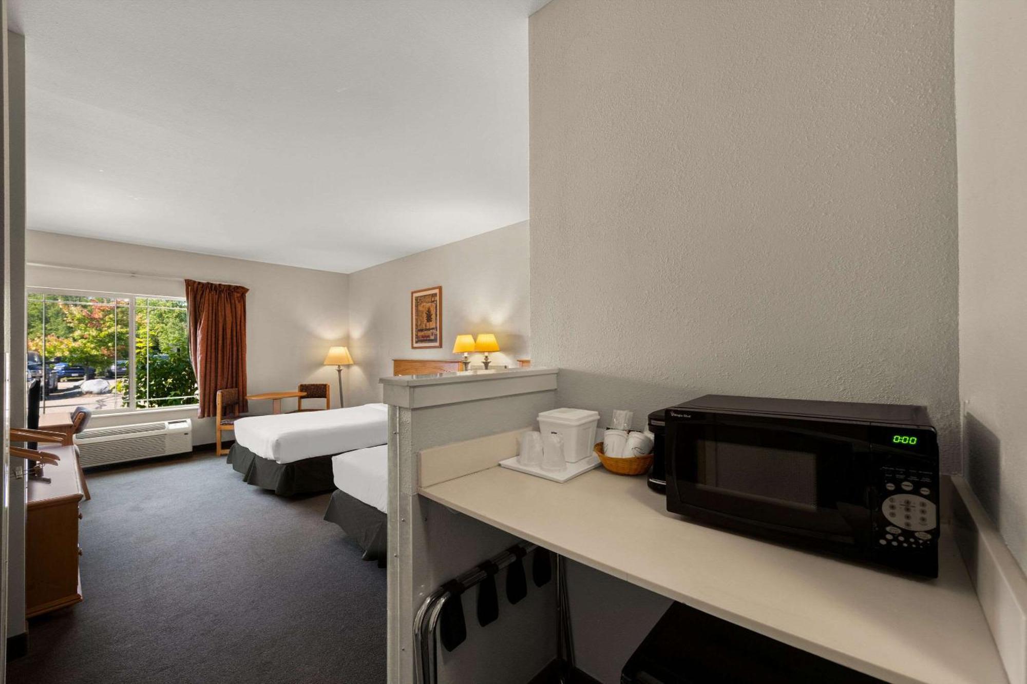 Rodeway Inn & Suites Tomahawk Екстер'єр фото