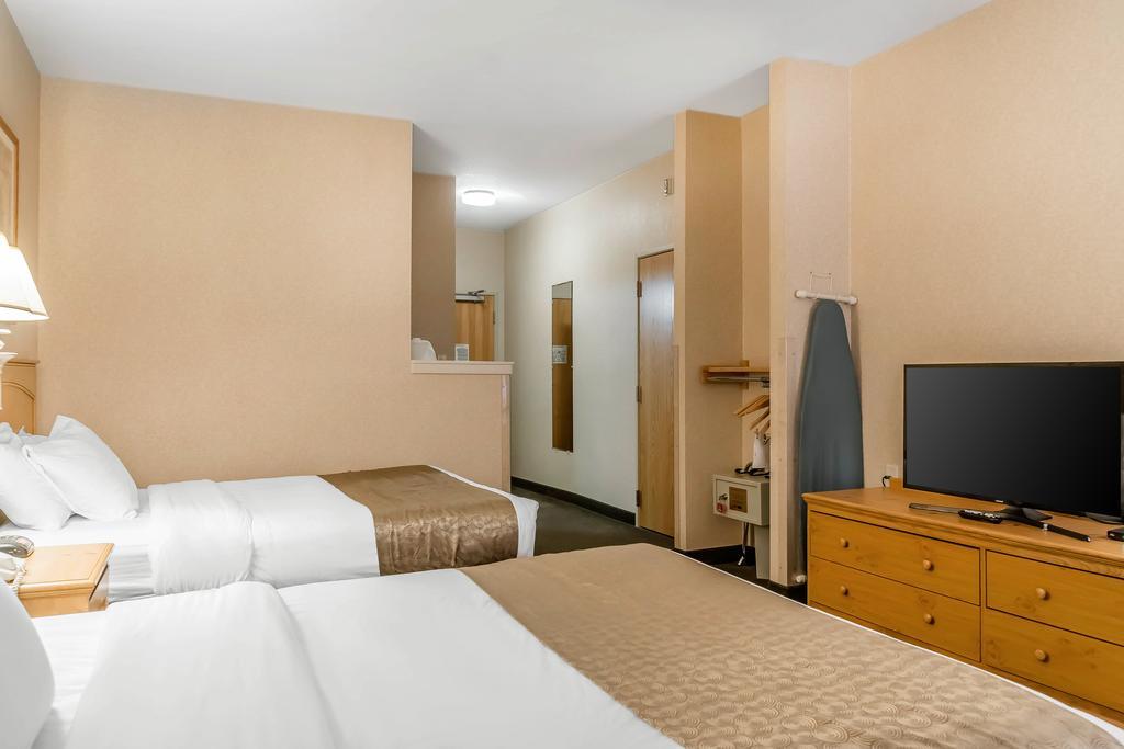 Rodeway Inn & Suites Tomahawk Екстер'єр фото