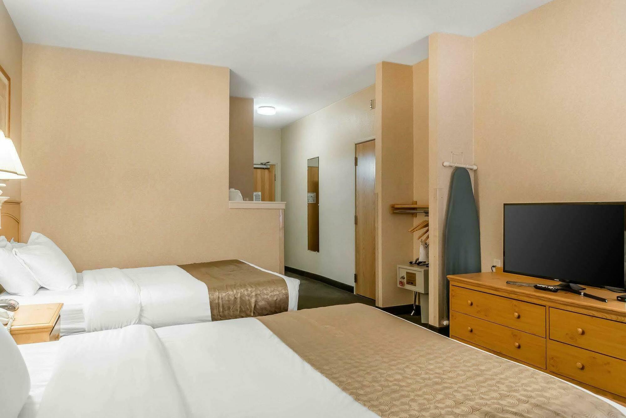 Rodeway Inn & Suites Tomahawk Екстер'єр фото